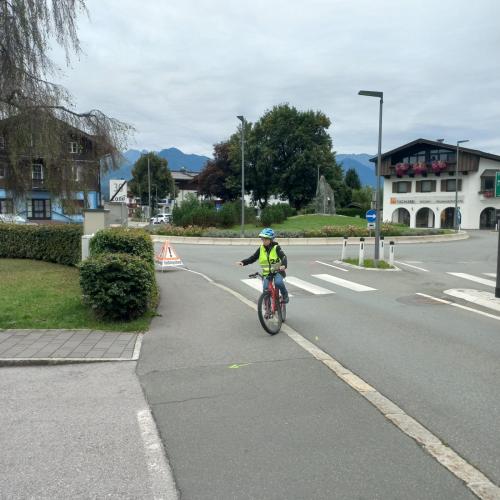 Erste Radfahrübung der 4. Stufe 