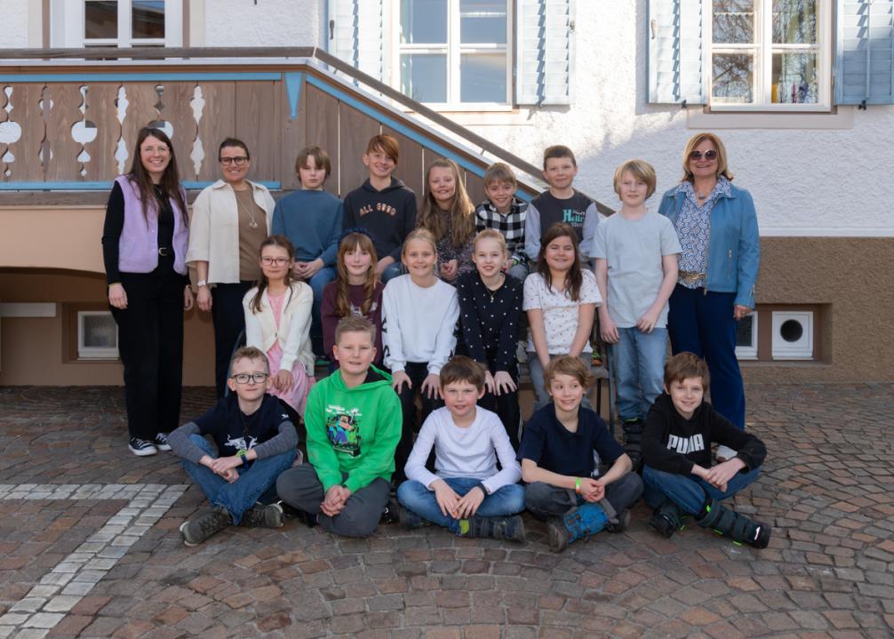 Klassenfoto der III. Klasse - Schuljahr 25/26