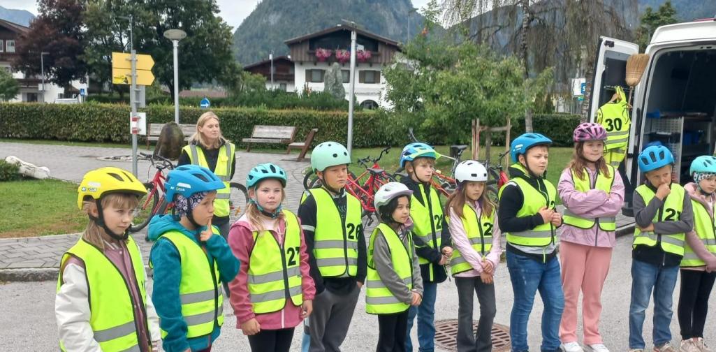 Erste Radfahrübung der 4. Stufe